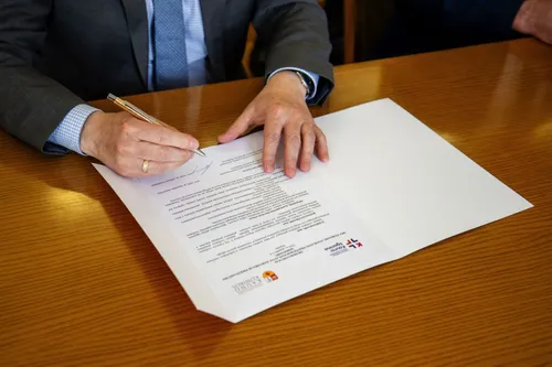 8ae6ced7e03dd2fe62d252e2d1b6b9bb