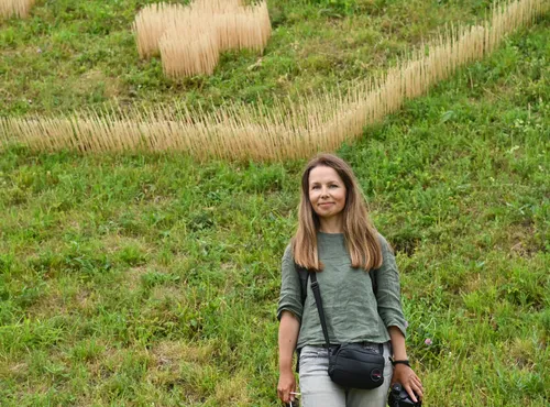 Žemės meno menininkė Greta Kardi-Kardišiūtė.