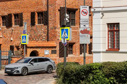 Automobilių taršos mokestis senamiestyje / R. Tenio nuotr.