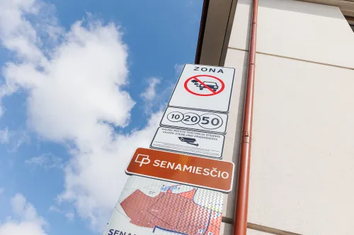 49c79dd29846351030085f7ceada8f3c