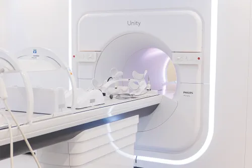 Spindulinės terapijos aparato pristatymas Kauno klinikose. ELTA / R. Tenio nuotr.