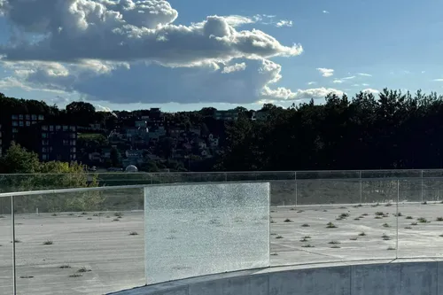 Mokslo salos sudaužyti stiklai / Kas vyksta skaitytojų nuotr.