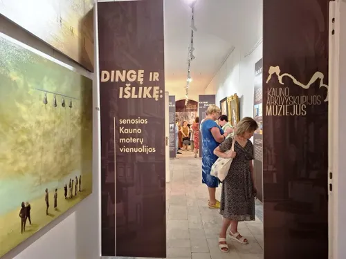 ccce51ec5039b0512943714586abd211 rotated