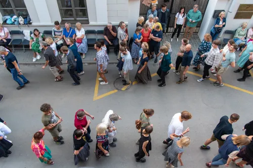 Šokiai L. Zamenhofo gatvėje./Organizatorių nuotr.