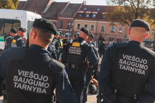 Policijos ir viešojo saugumo tarnybos pareigūnų pratybos / R. Tenio nuotr.