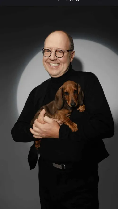 R. Šilanskas ir jo 4 mėnesių augintinis taksiukas Eška. / asm. archyv. nuotr.