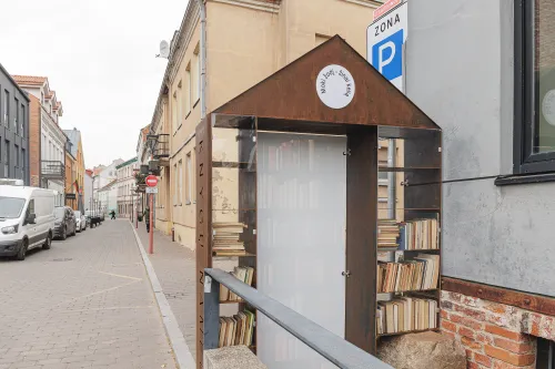 Knygų namelis / R. Tenio nuotr.