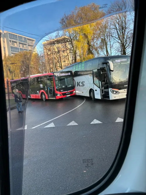 2bf2166bc4589d325e698d6ddc560353