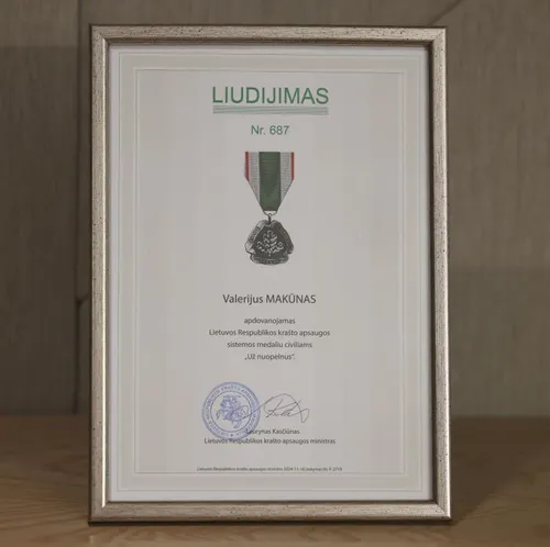 3e3e7e24a55e2b63858ab540d8694857