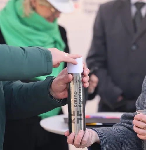 8c41452bd37873ef512d5fbbca7994cc