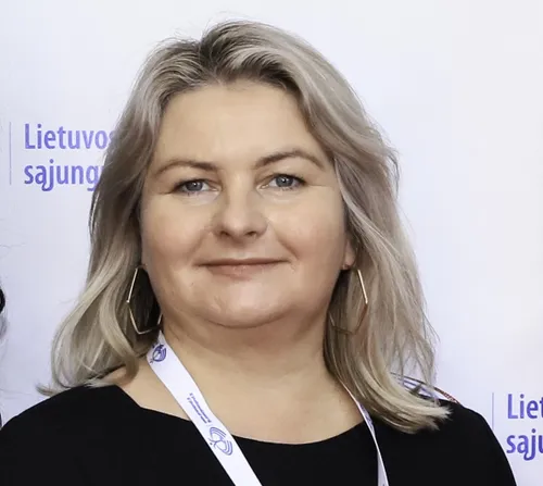 976ecf0c63d3809e95d7f9b767384313