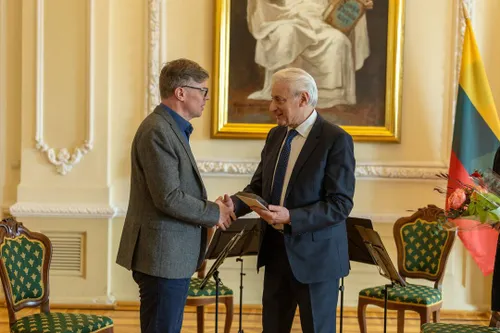 Metų Tolerancijos žmogumi paskelbtas Z. Vitkus, L. Donskio premija įteikta gimnazijos mokytojai / A.Barkausko nuotr.