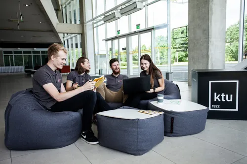 18 06 08 gifted studentai 42