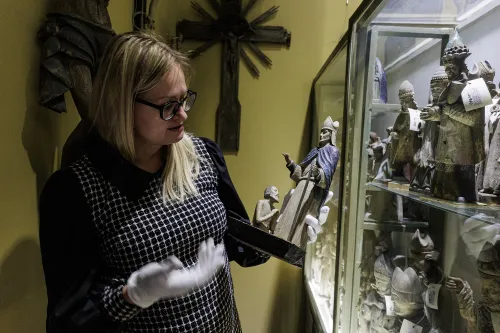 Sakralinio meno lobiai Čiurlionio muziejuje / R. Tenio nuotr.