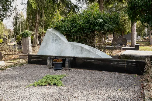 D. Grinkevičiūtės ir jos šeimos kapavietė Eigulių kapinėse Kaune. K. Jurevičiūtės nuotr.