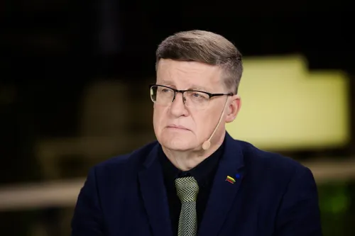 f9590d0a 1b39 4083 b467 2468af3a8b78