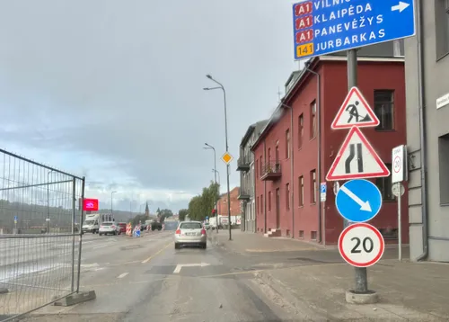 Keisti eismo reguliavimo ženklai / Kas vyksta Kaune skaitytojų nuotr.