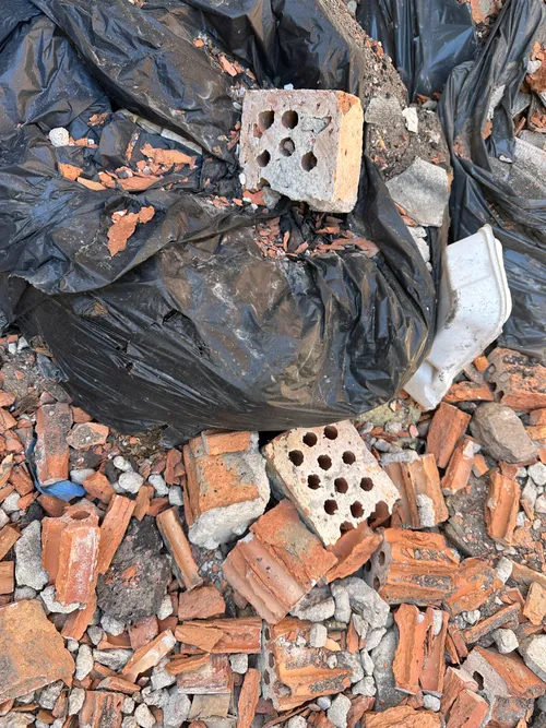 Apleistas kino teatras Laisvės al. 46A / skaitytojos nuotr.