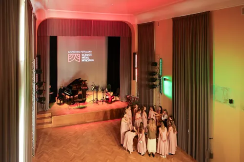 Atnaujinta M. Petrausko scenos menų mokykla / R. Tenio nuotr.