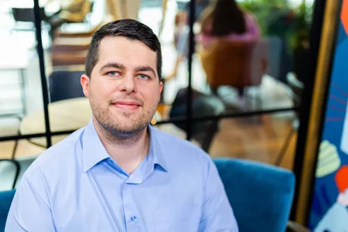 9974e421 9376 4afc a4a5 806d87833562