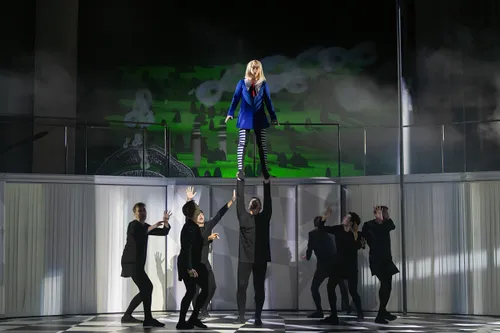 Spektaklio Alisa Veidrodžio karalystėje premjera / S. Baturos ir M. Uldukio nuotr.