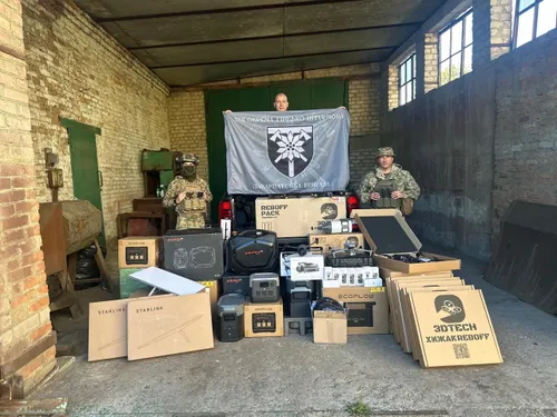 kariai ukrainoje su iranga isigyta uz akcijos radarom parama blueyellow nuotr