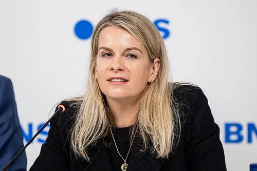 2195144 820441 756x425 1