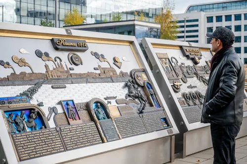 Bareljefai Vienybės aikštėje / KMS nuotr.