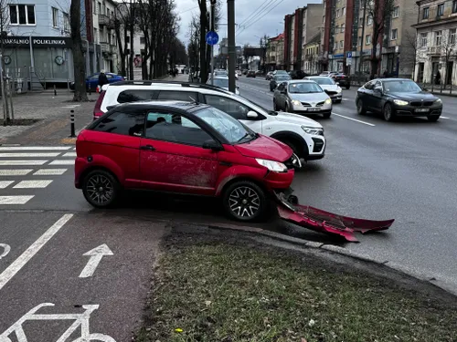 AM kategorija,  Avarija Savanorių pr. / Skaitytojo nuotr.