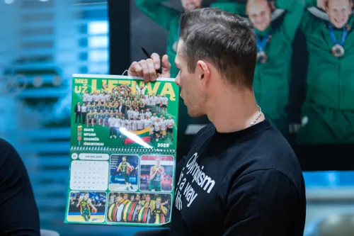 b34397b16a332fbea3341ca54cdf71a4