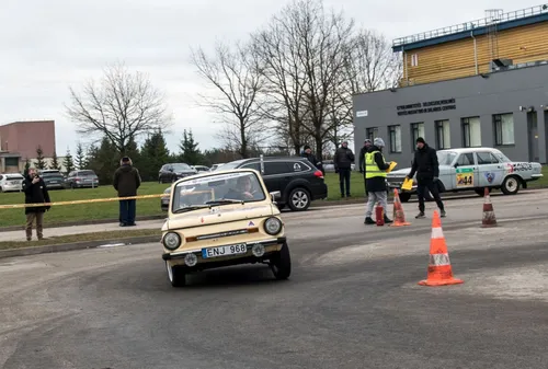Kalėdinis veteranų slalomas / Organizatorių nuotr.