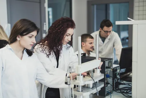 vilnius tech moterys moksle 2 scaled