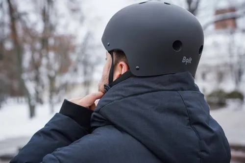 „Bolt“ šalmas. „Bolt“ nuotrauka