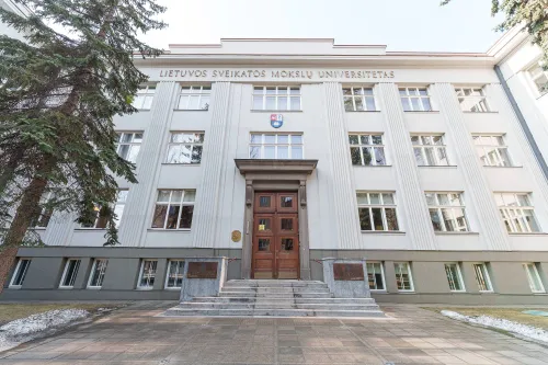 Buvę VDU Medicinos fakulteto rūmai (dab. LSMU centriniai rūmai, A. Mickevičiaus g. 9) / R. Tenio nuotr.