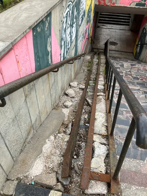 Savanorių prospekto požeminė perėja / Skaitytojos nuotr.