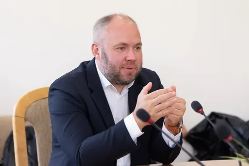 0fc9e2_e6dc5d81374a4d3dac6158ebda101c72~mv2