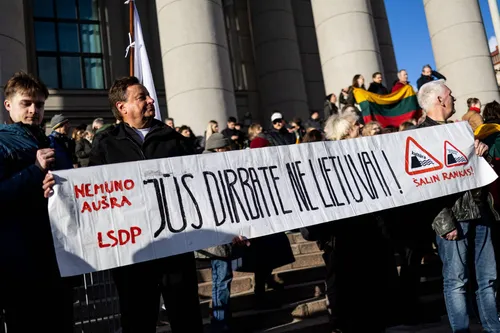 Protestas „Šalin rankas“