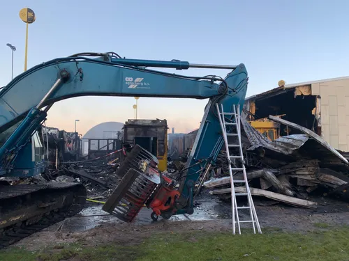 2b07f6b4 48b3 4d39 8d56 ee947658792b