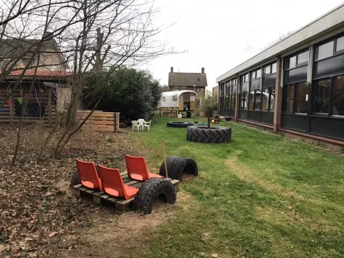 87228453 872068393213565 472740358711672832 n