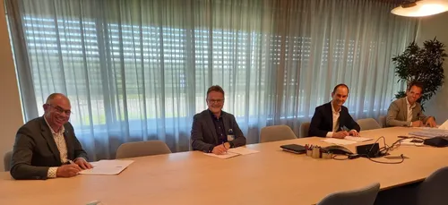 foto ondertekening realisatieovereenkomst elst