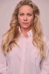 Nu met Maaike Martens als de strenge huishoudster Elly (zij is ook bekend van De Luizenmoeder en Wie is de Mol '25)