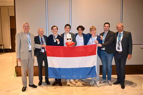 Nederlandse delegatie IChO 2025 Dubai (klein)
