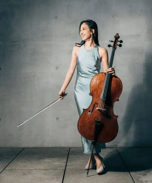 Hayoung Choi speelt het Celloconcert van Elgar in De Maestra's