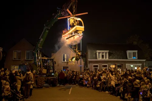 2019 intocht helikopter 1