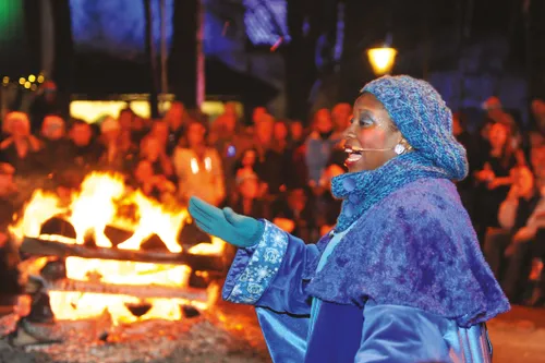 wintereftelingdelichtpuntjesbijhoutvuur