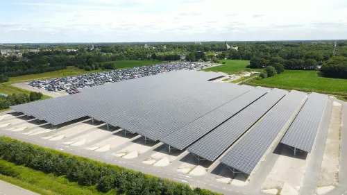 zonnepanelen carports efteling