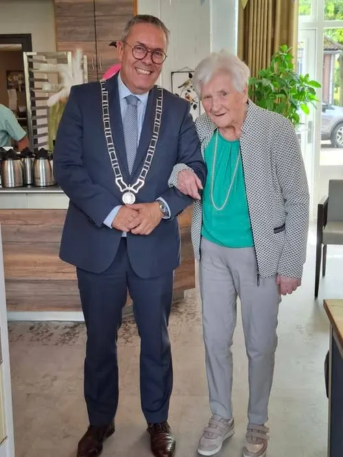 Toos 100 - 527170302_1205386218295416_1050744175286018754_n FB