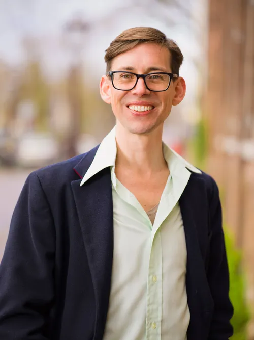 Simon_van_der_Geest_-_portret__Renske_Derkx_2023-1