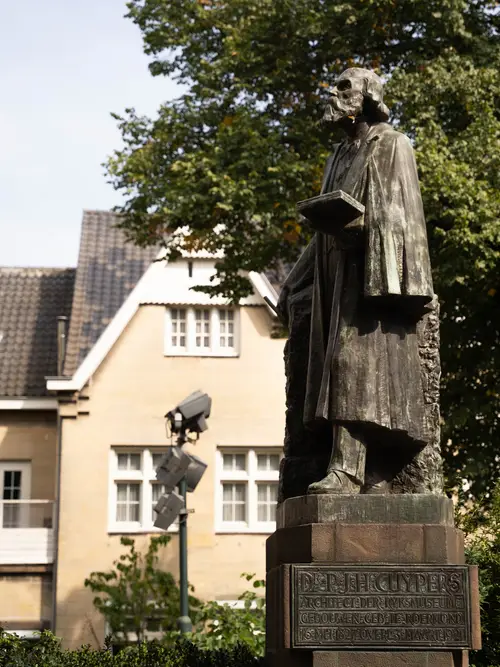 ©HartvanLimburg Standbeeld Architect Pierre Cuypers Roermond-1