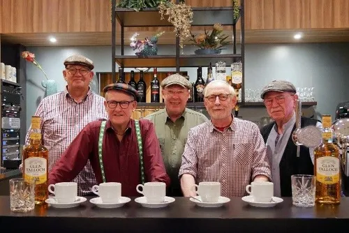 Arno-Claasen-De Wit/Eigen Herd